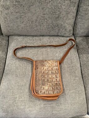 Just USA Croc-Embossed Tan Crossbody Bag